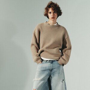 ZARA Beige Fuzzy Oversized Crewneck Sweater M 108